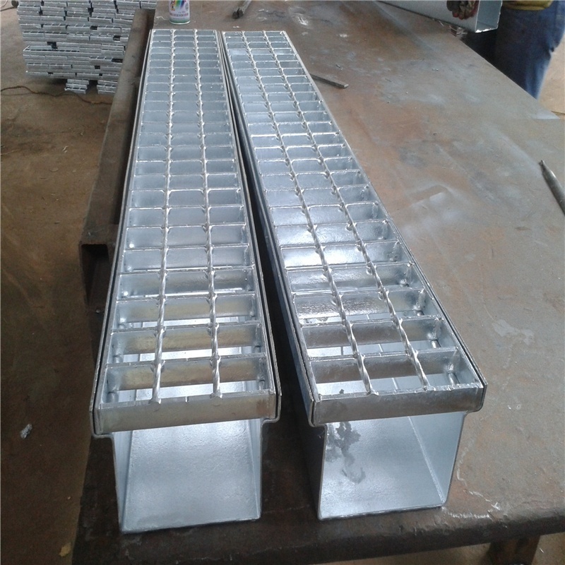 water drainage rain  gutter with stainless steel grating cover Factory