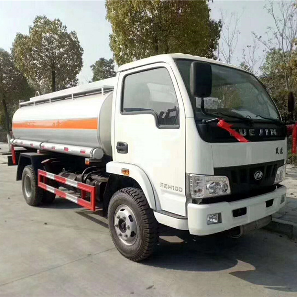 Mini 4x2 Oil Tanker Truck and fuel transport truck for sale