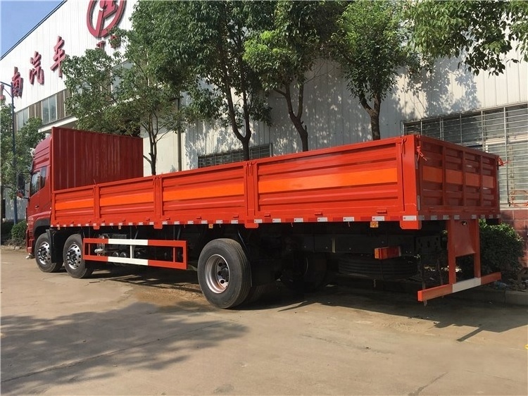 Dongfeng Tianlong 6x2 Liquefied gas cylinder van truck sales