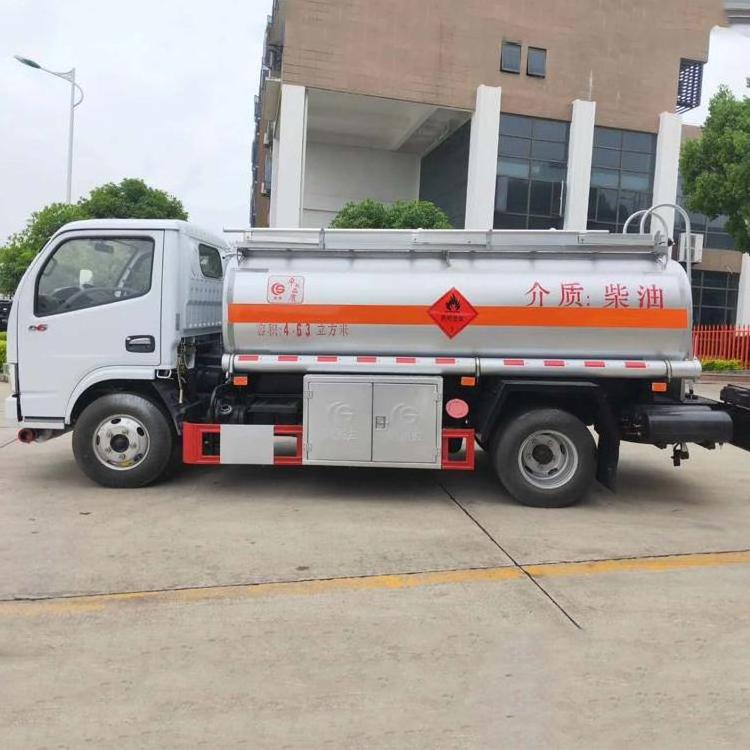 Blue brand Dongfeng 10 tons refueling truck Chengli oil tanker fuel bowser