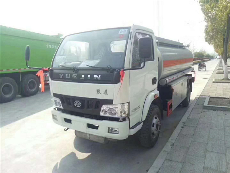 Mini 4x2 Oil Tanker Truck and fuel transport truck for sale