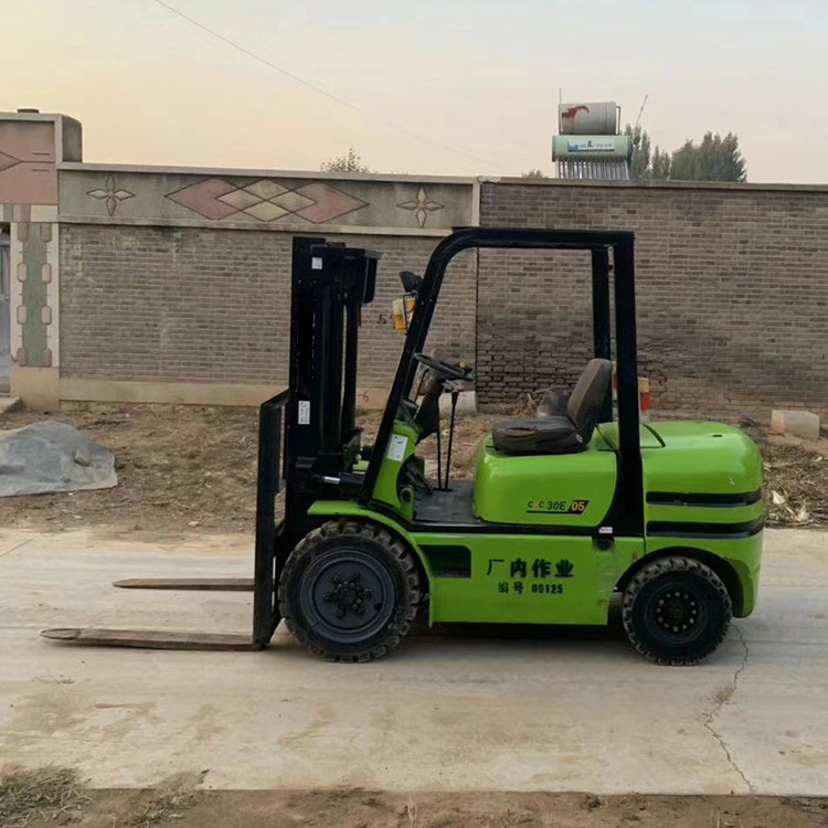 Second hand diesel forklift truck 2.5ton 3 ton diesel forklift with good performance and low price