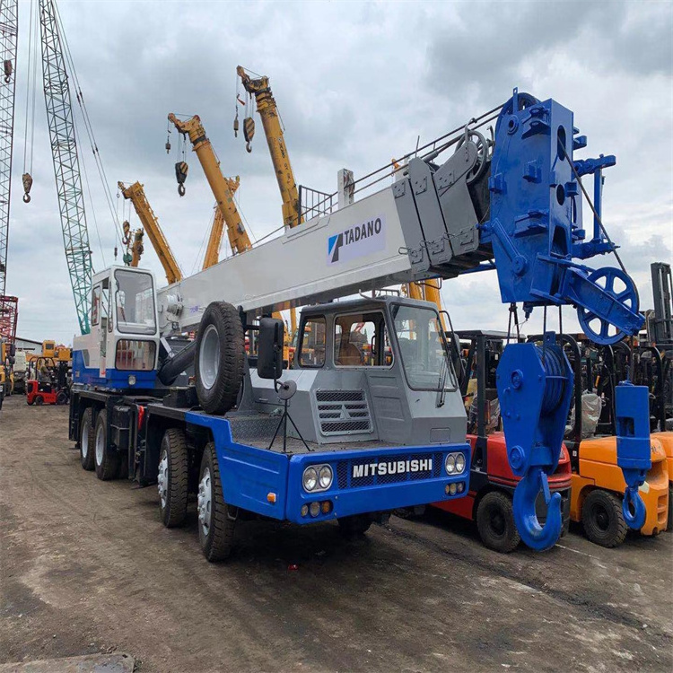 Japanese original second-hand Tadano truck crane 30 tons high performance and low price sale