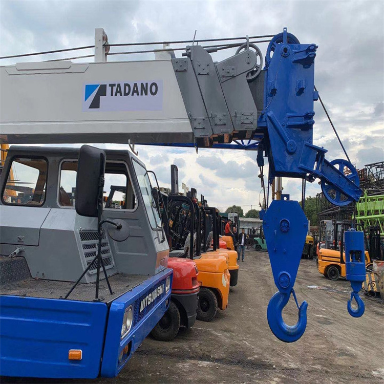 Japanese original second-hand Tadano truck crane 30 tons high performance and low price sale