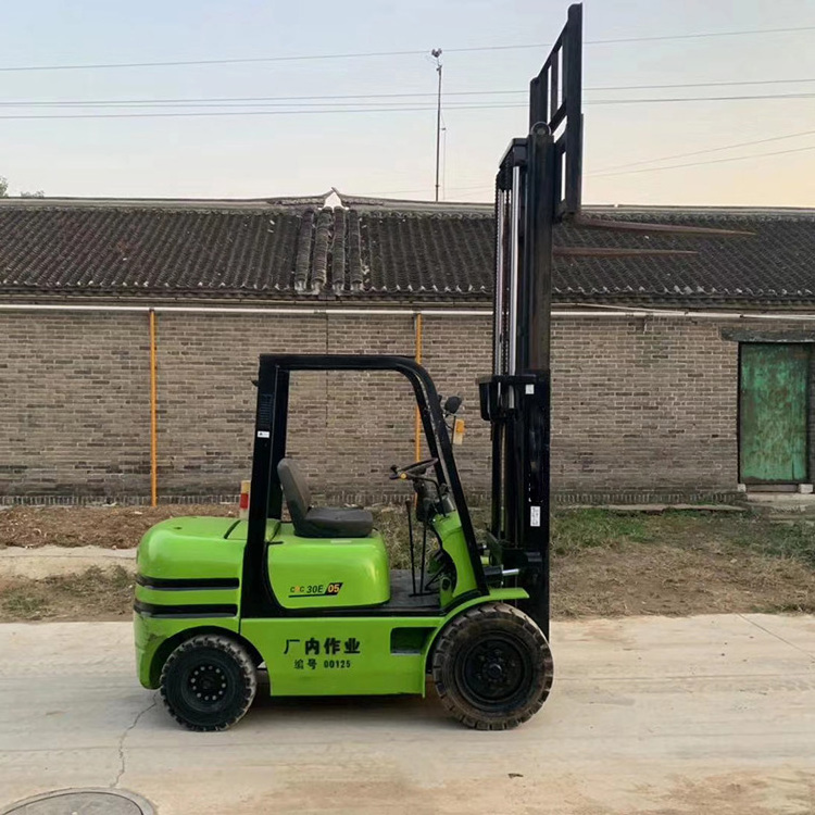 Second hand diesel forklift truck 2.5ton 3 ton diesel forklift with good performance and low price