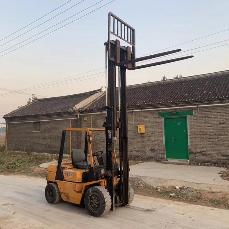 Second hand diesel forklift truck 2.5ton 3 ton diesel forklift with good performance and low price