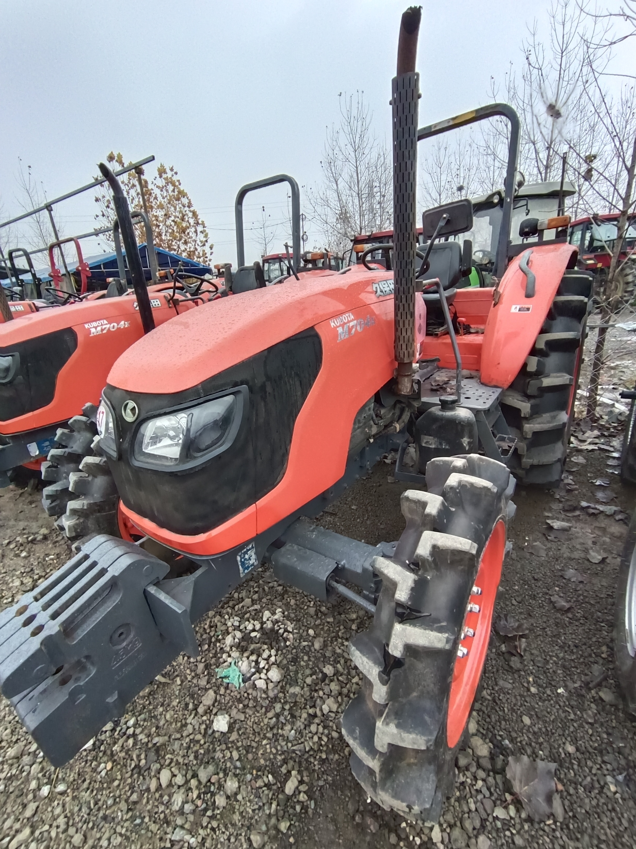 Small farm tractor Second hand used kubota tractor 4WD M704K for agriculture 70hp 4x4 wheel drive farm front loader tractor