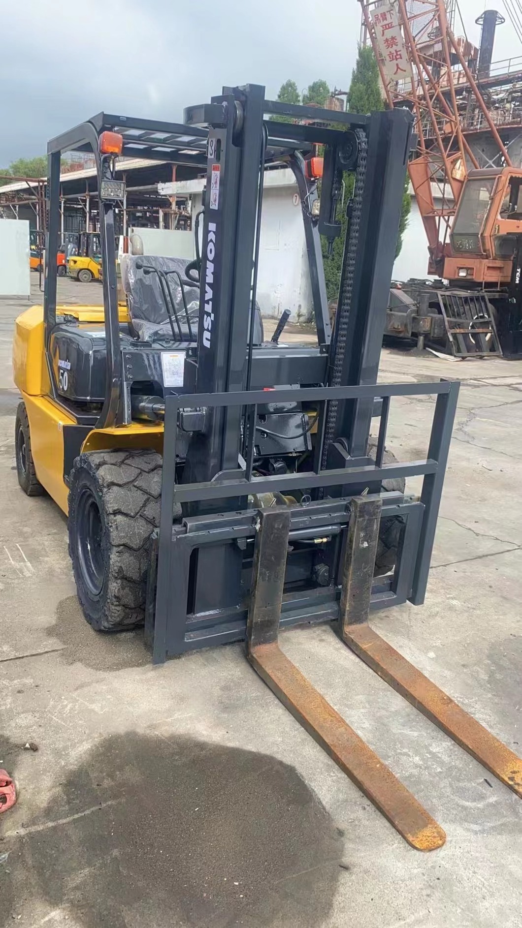 Good Condition Best Service Used Komatsu FD50 5TON Forklift Cargo Handler Diesel Forklift Used mini Komatsu 50 Forklift For Sale