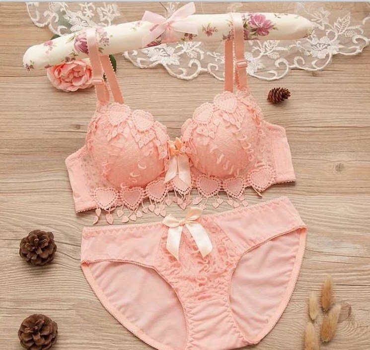 Embroidery Flower Women Underwear Push Up Lace Heart Shape Underwear Young Girl Bra and Panties Set