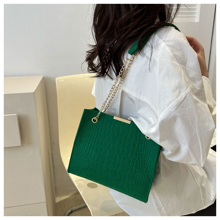 Factory wholesale Fashion Women Crossbody Bag With Chains Tote Bag Embroidery  Leather Handbag For Women