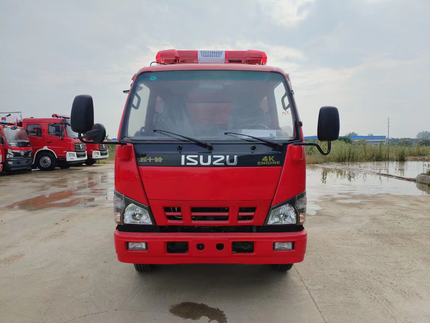 Isuzu Small Fire Truck Price Double Cabin Fire Truck 2T Mini Fire Water Truck