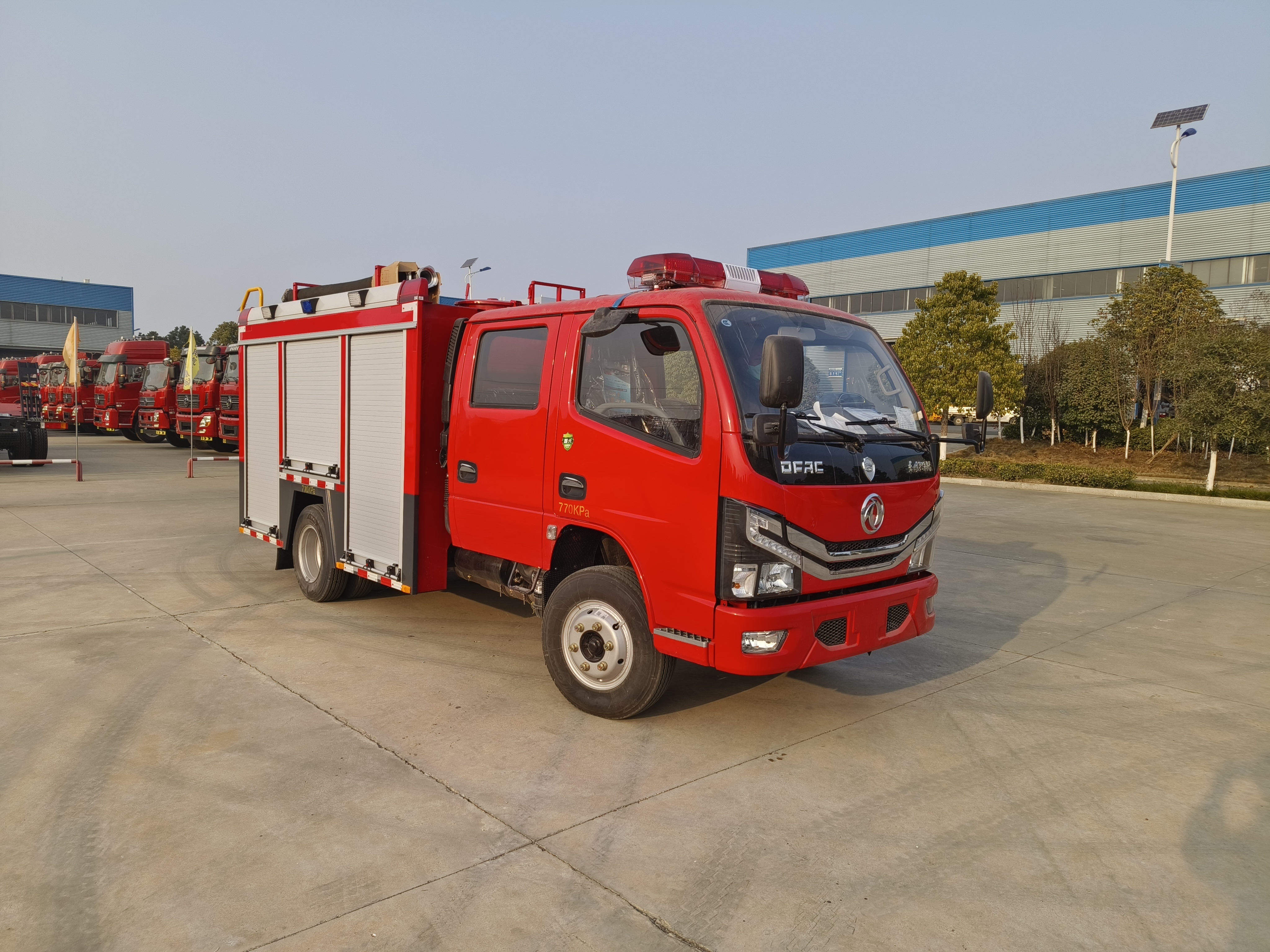 Small fire truck price Double cabin fire truck 2.5T mini type fire water truck