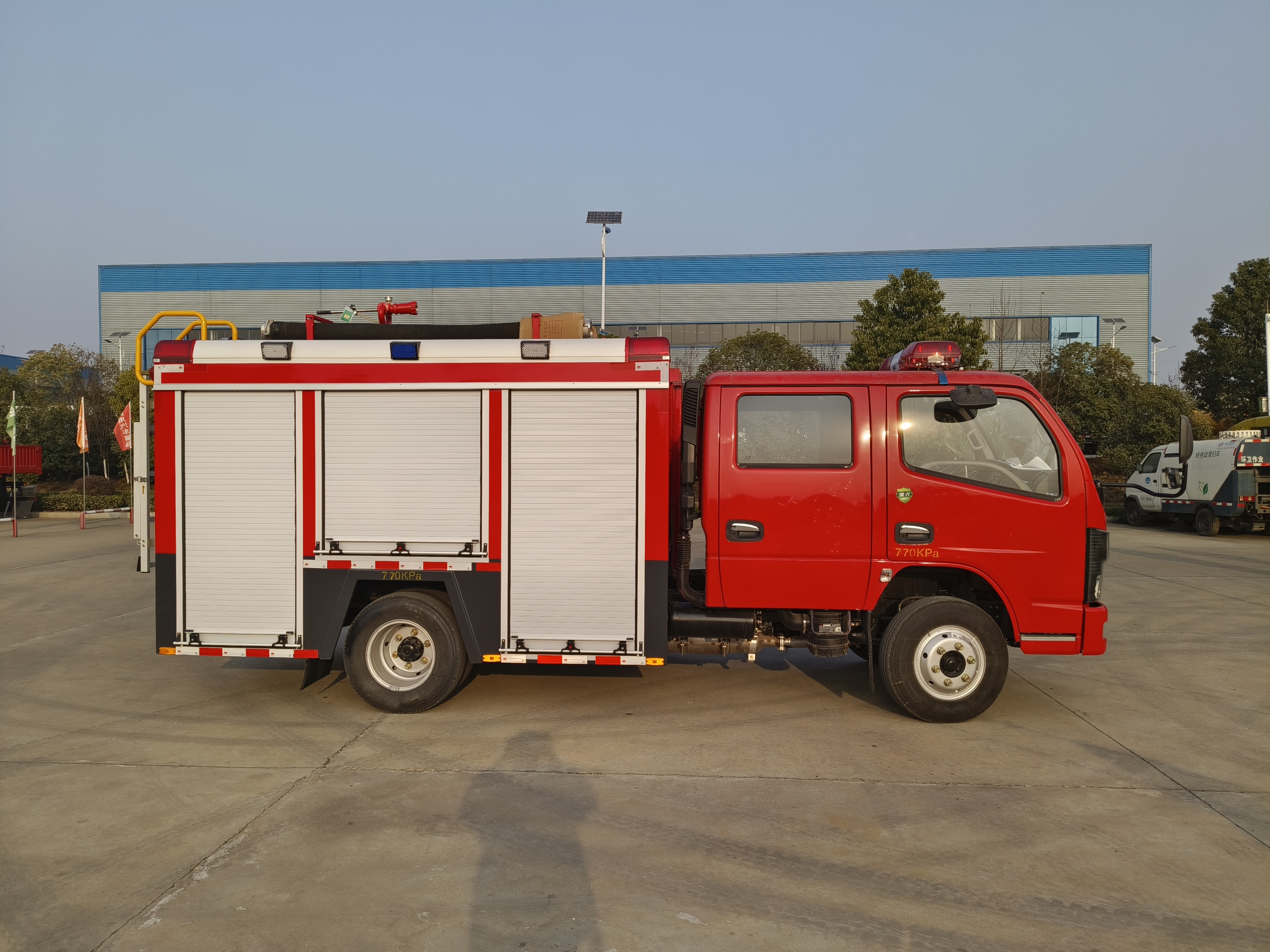 Small fire truck price Double cabin fire truck 2.5T mini type fire water truck