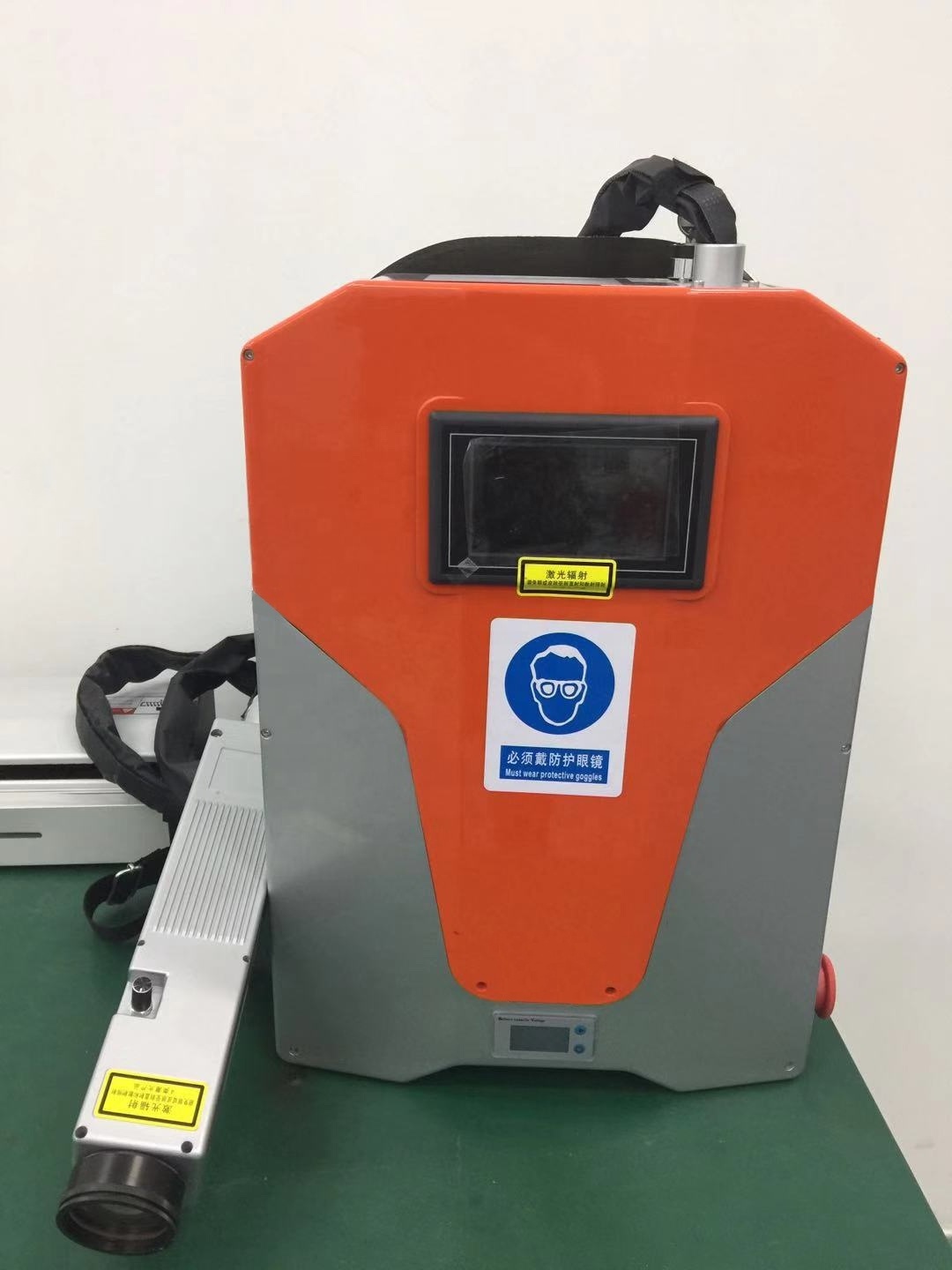 50W 100w 200W 500w Portable Mini Laser Cleaning Machine Rust Paint Oil Dust Removal Portable