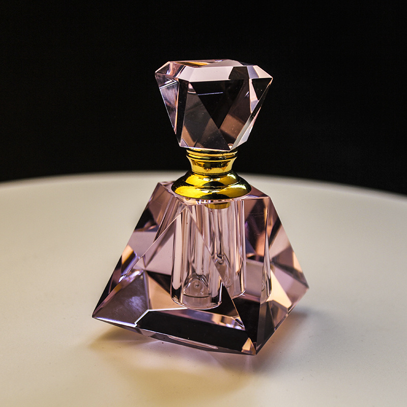 Honor of crystal 3Ml Luxury Pyramid Shape Pink Crystal Perfume Bottles Wedding Favors Valentine Gift K9 Wholesale Crystal Small Glass Bottle