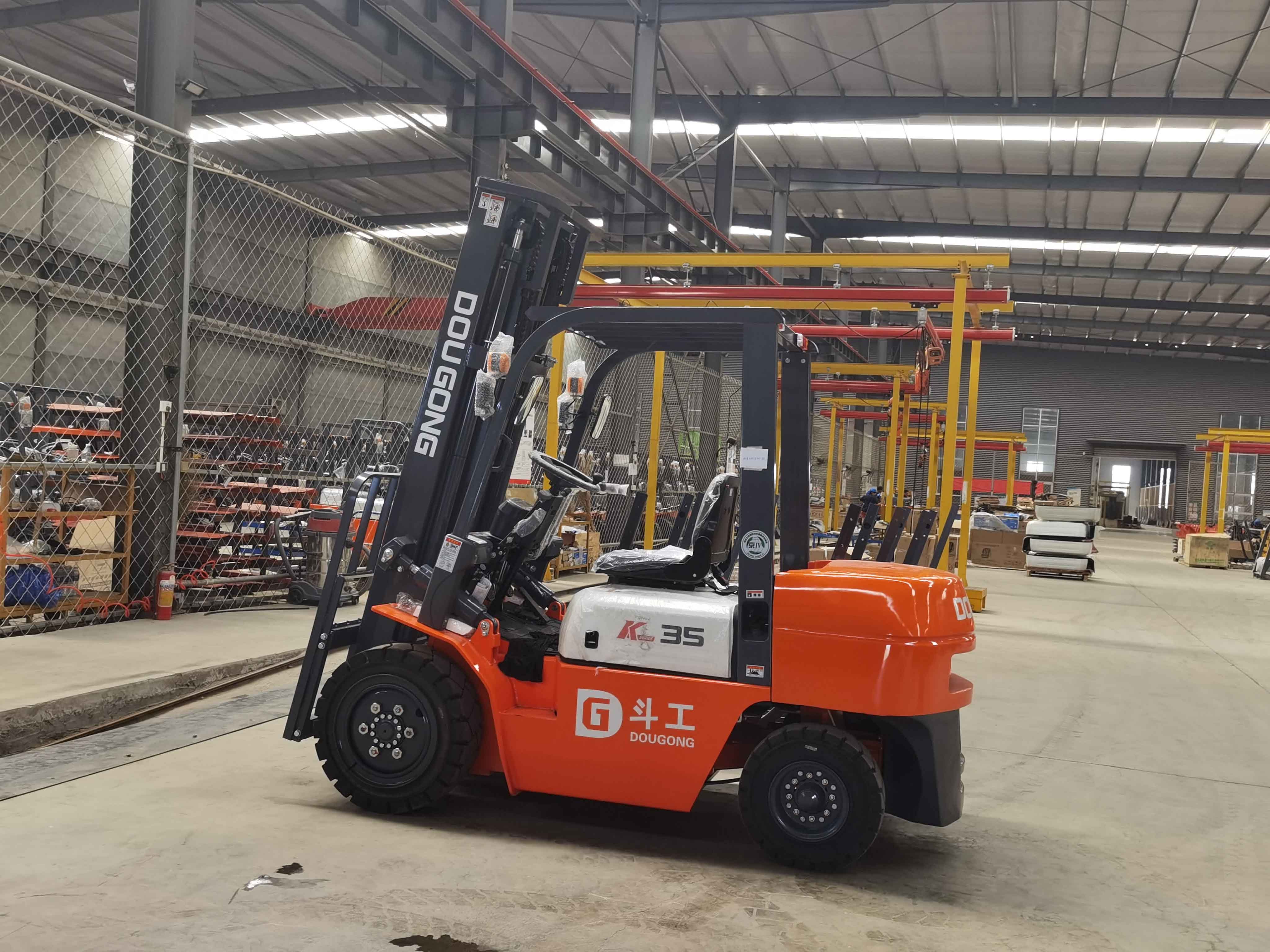 Hot sale china manufacture quality fork lift truck 3.5 ton all terrain diesel spare part price tire