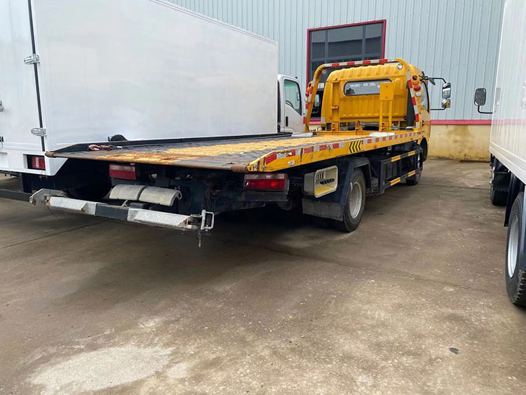 used ISUZU  chassis+ new 5T TOW truck  good quality  on sale