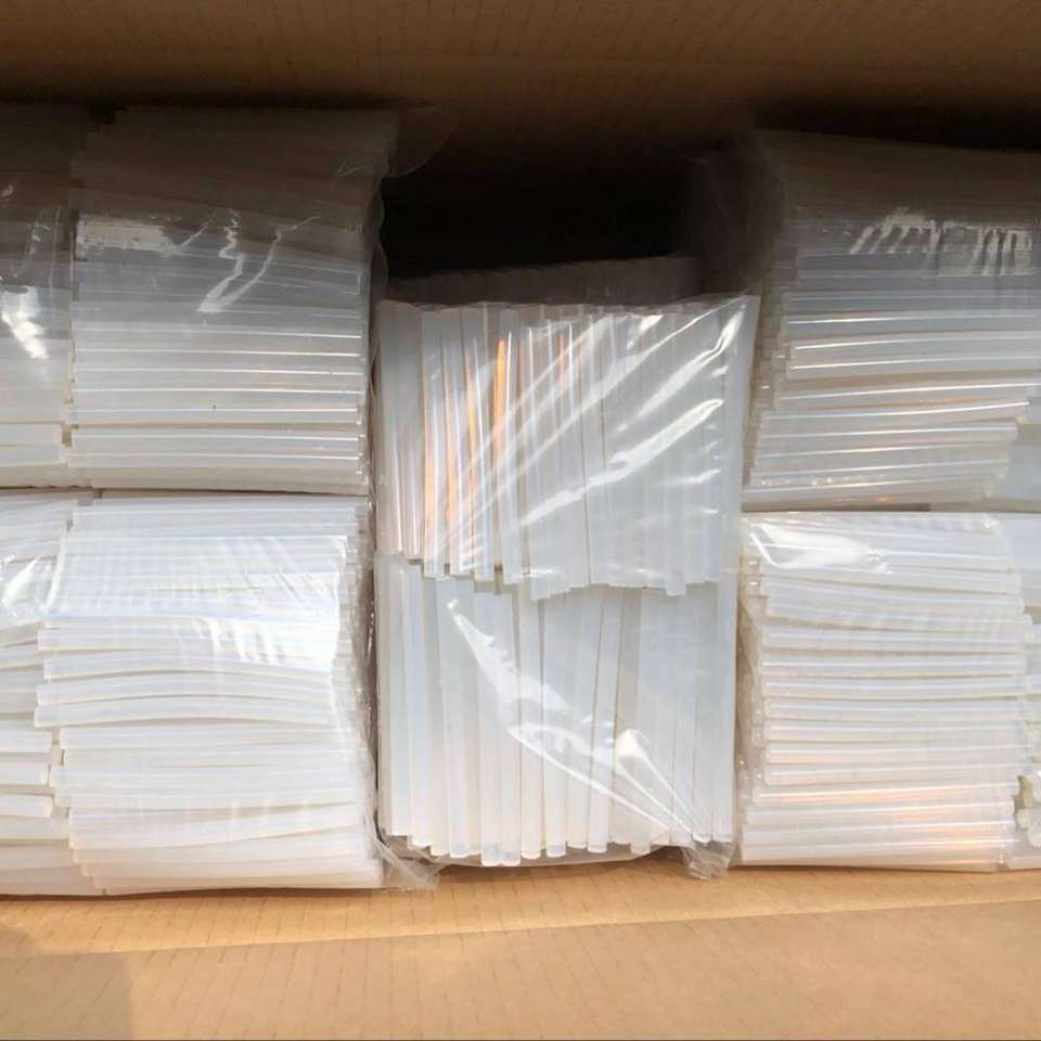 Free sample color hot melt glue sticks 18 mm x 300 mm 100x 11mm long for diy trigger