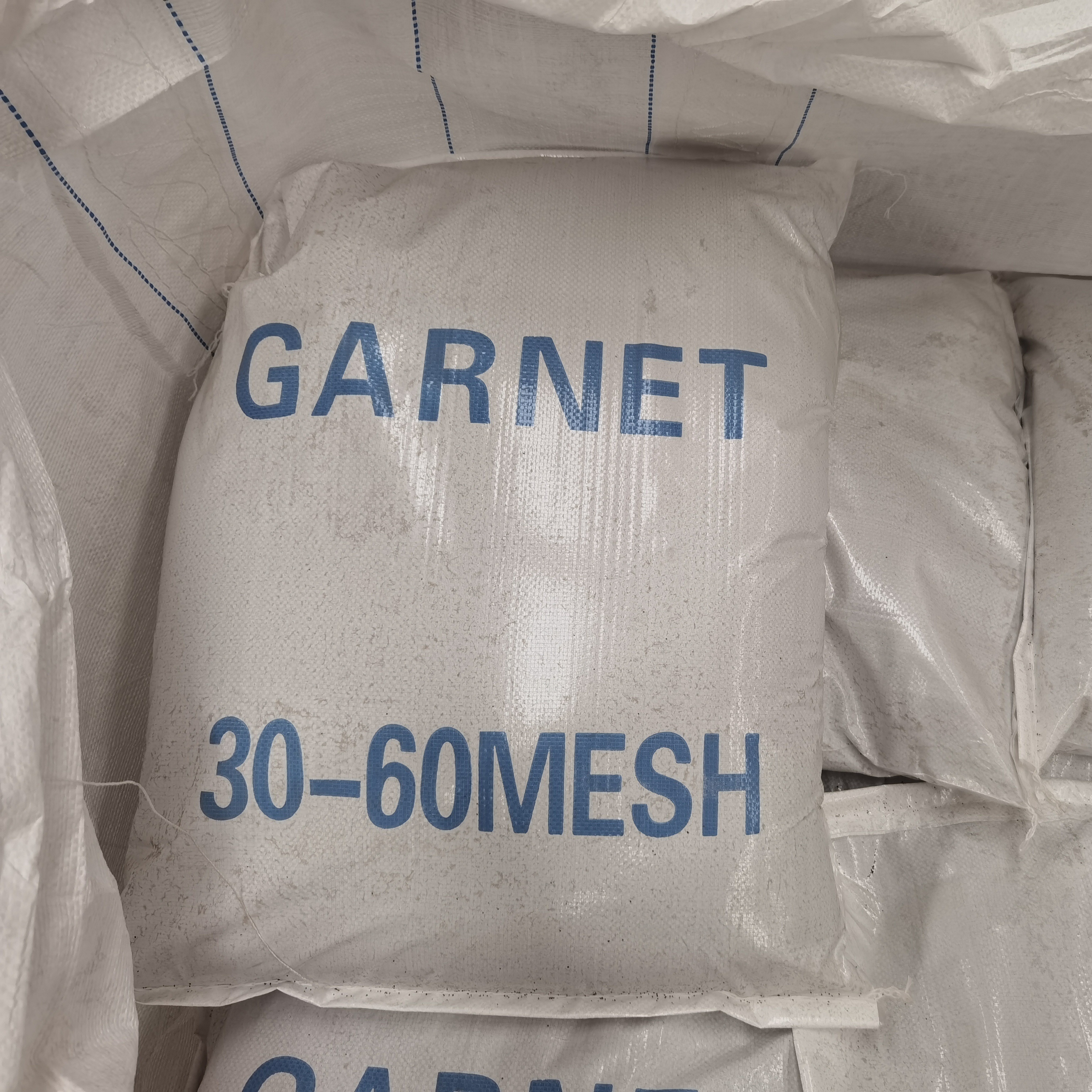 Factory Supply Waterjet Garnet Abrasive Sand 30/60/80/120 Mesh Red Garnet Sand For Blasting/Abrasive/Polishing