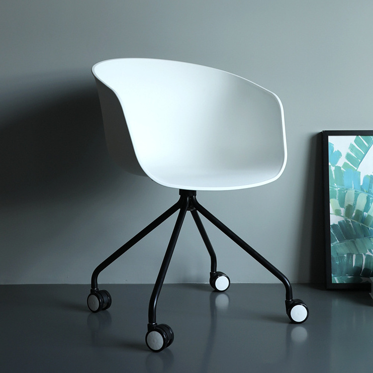 armrest white plastic chair with wheels resin modern art Studio chair La silla blanca