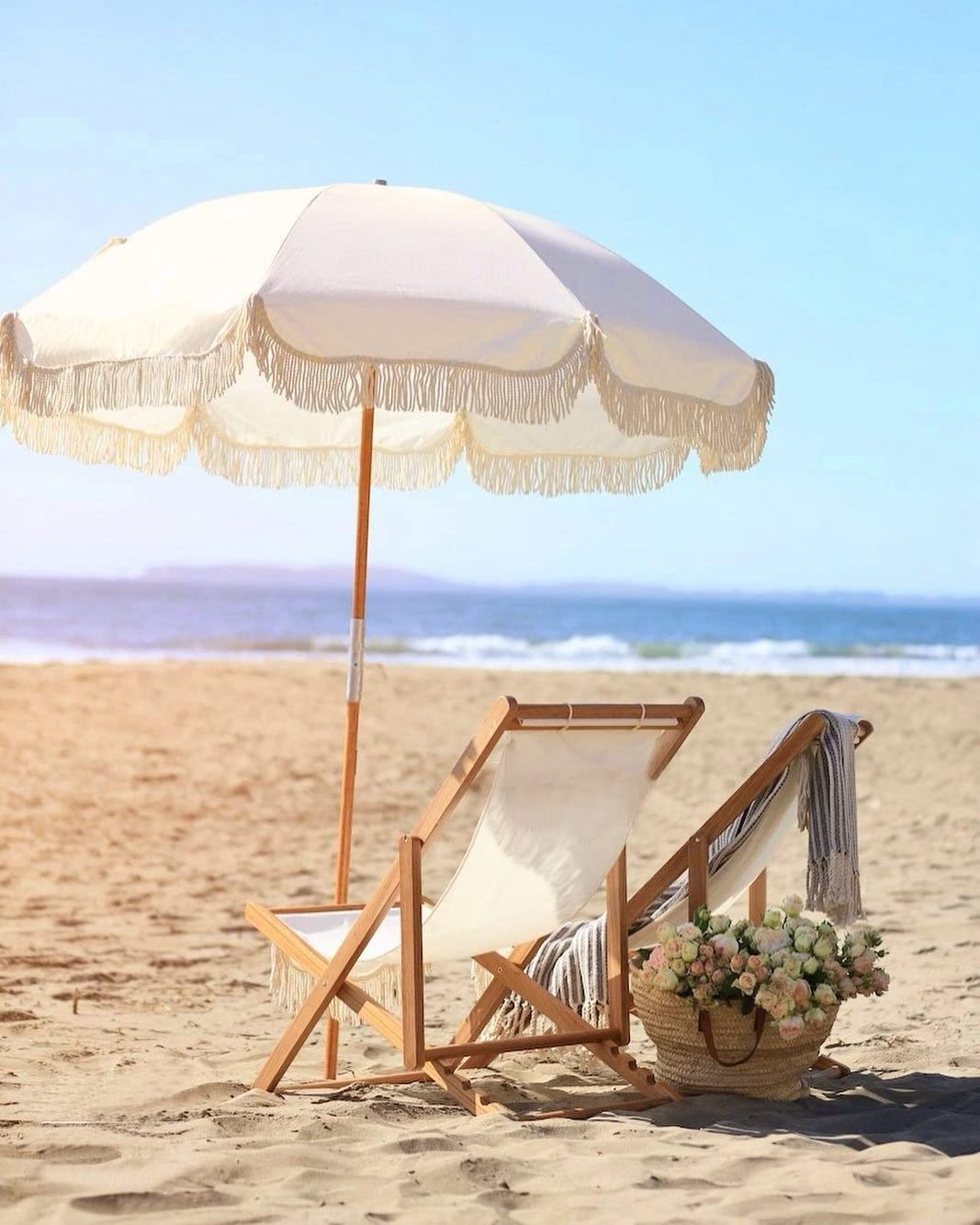 Custom Logo Large Outdoor Portable White Cotton Fringe Canopy Parasol Boho Wood Tassels Beach Umbrella