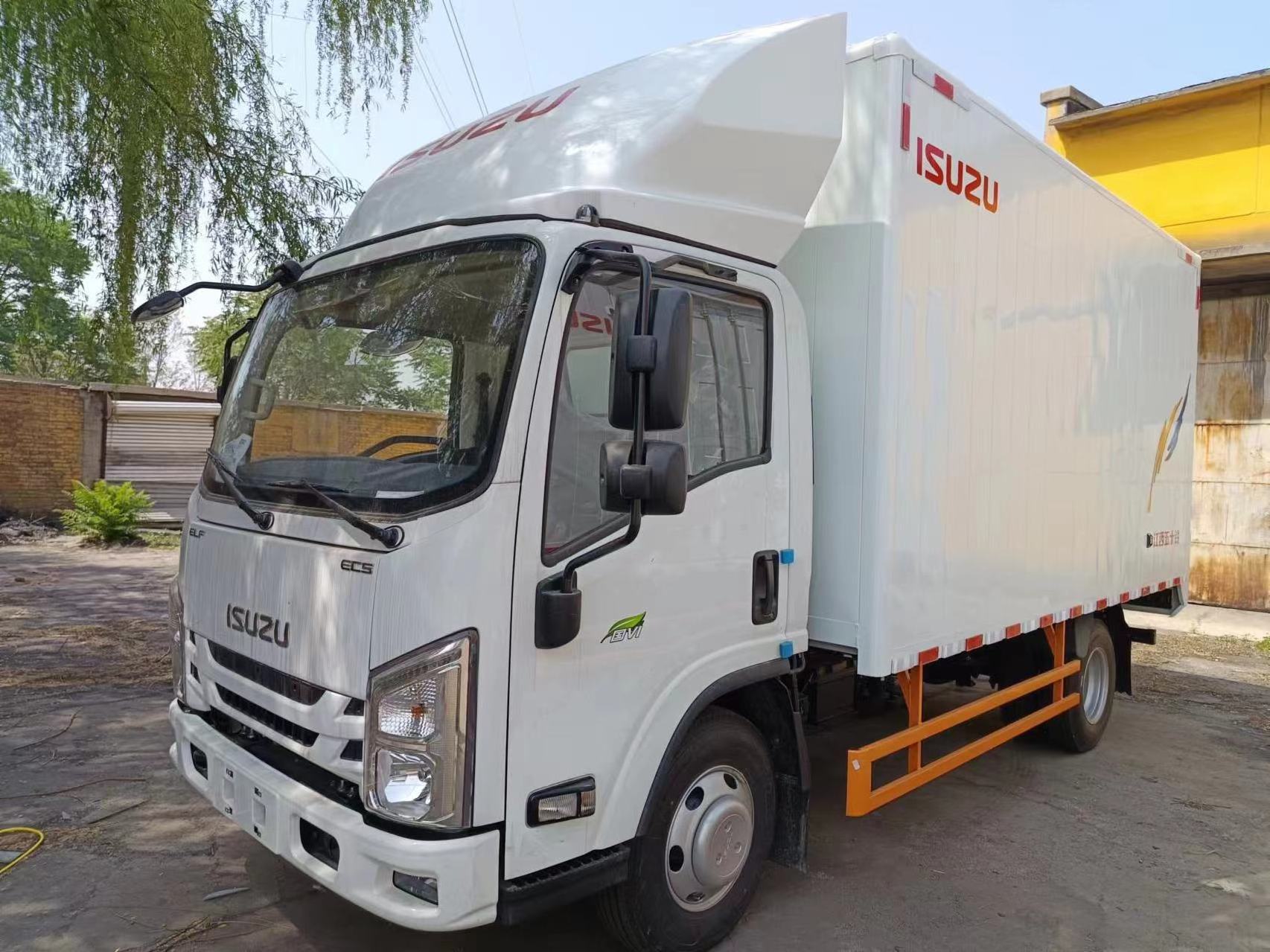 New Design Isuzu 4x2 6m 5Ton Meat Transport Refrigerator Truck Cooling Van For Sale