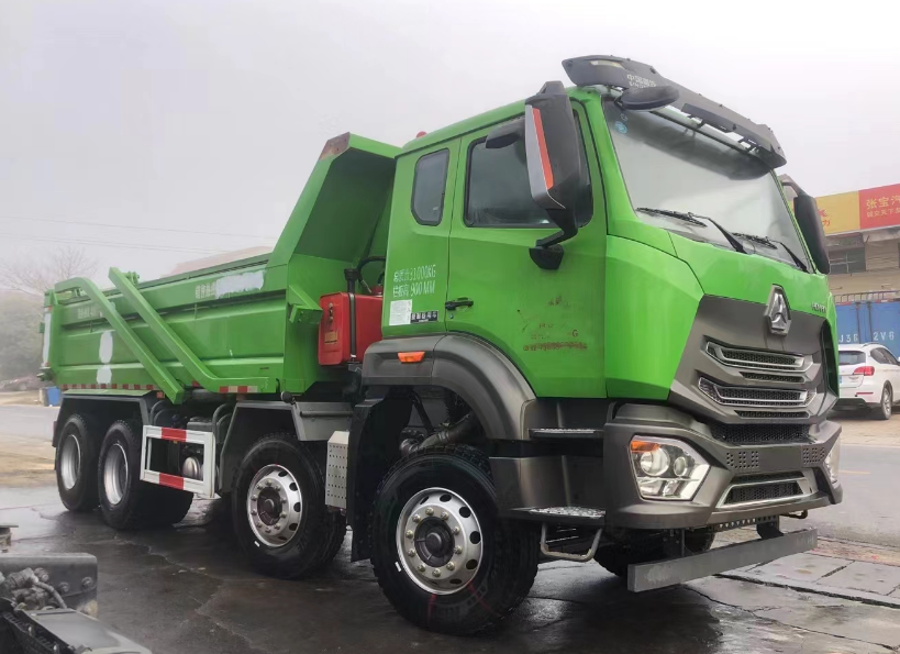 sinotruk Howo Dump Truck 8x4 12 Wheeler 40 Ton new howo dump truck with low price