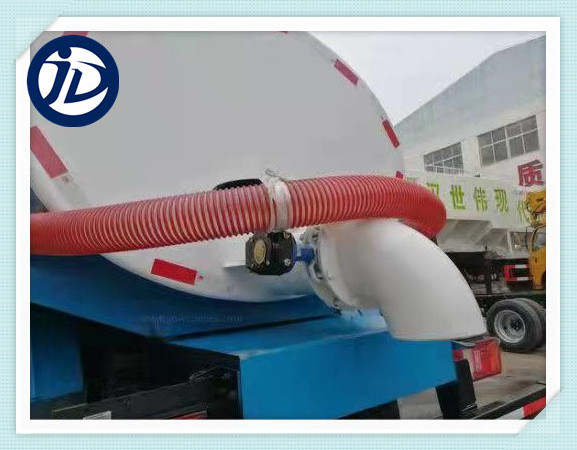 small sewer suction and high pressure cleaning truck 3000-4000L vacuum sewage truck septic tank truck