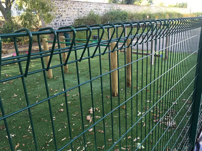 Custom Galvanized Roll-Top Welded Wire Mesh Metal Security Fence for Swimming Pool pvc roll top fence