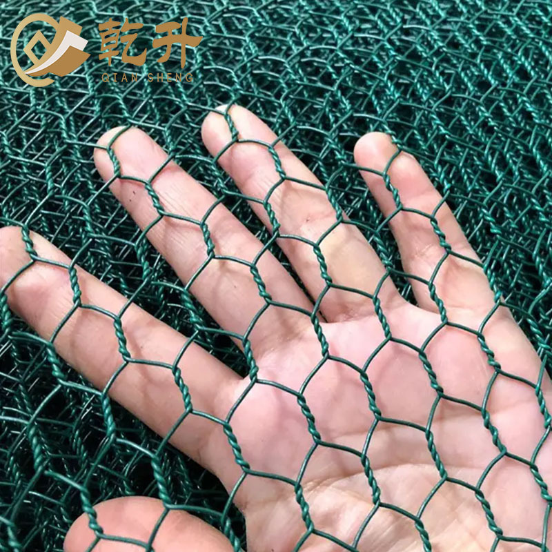 Galvanized PVC Plastic Coated Triple Twist Hexagonal Wire Mesh For Rabbit Cage Poultry Chicken Fence Netting