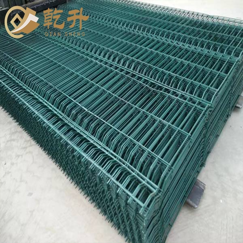 Wholesale Poland 75mm x 150mm Galvanized 3D Curvy Welded Wire Mesh Metal Fence Panels For Sale