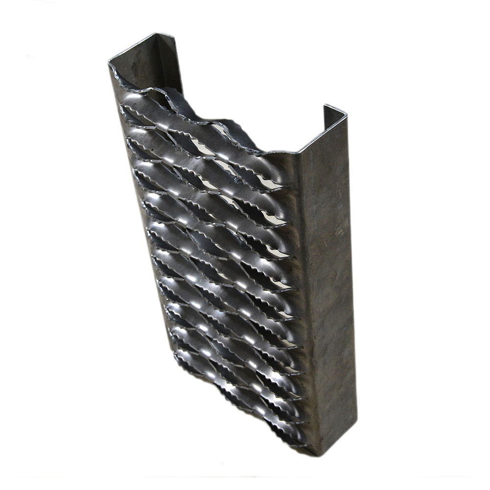 Anti-skid Perforated Plate anti slip aluminum perforated stair edging metal lattice panels for construction