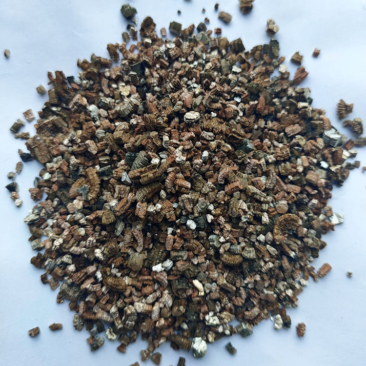 High Quality Chinese Crude Vermiculite Gold and White for Fireproofing in the Category of Vermiculite