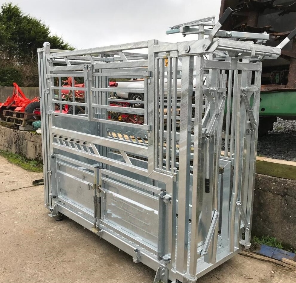 Heavy Duty Portable Cattle Headlock Panels / Crush Cattle Handling Equipment