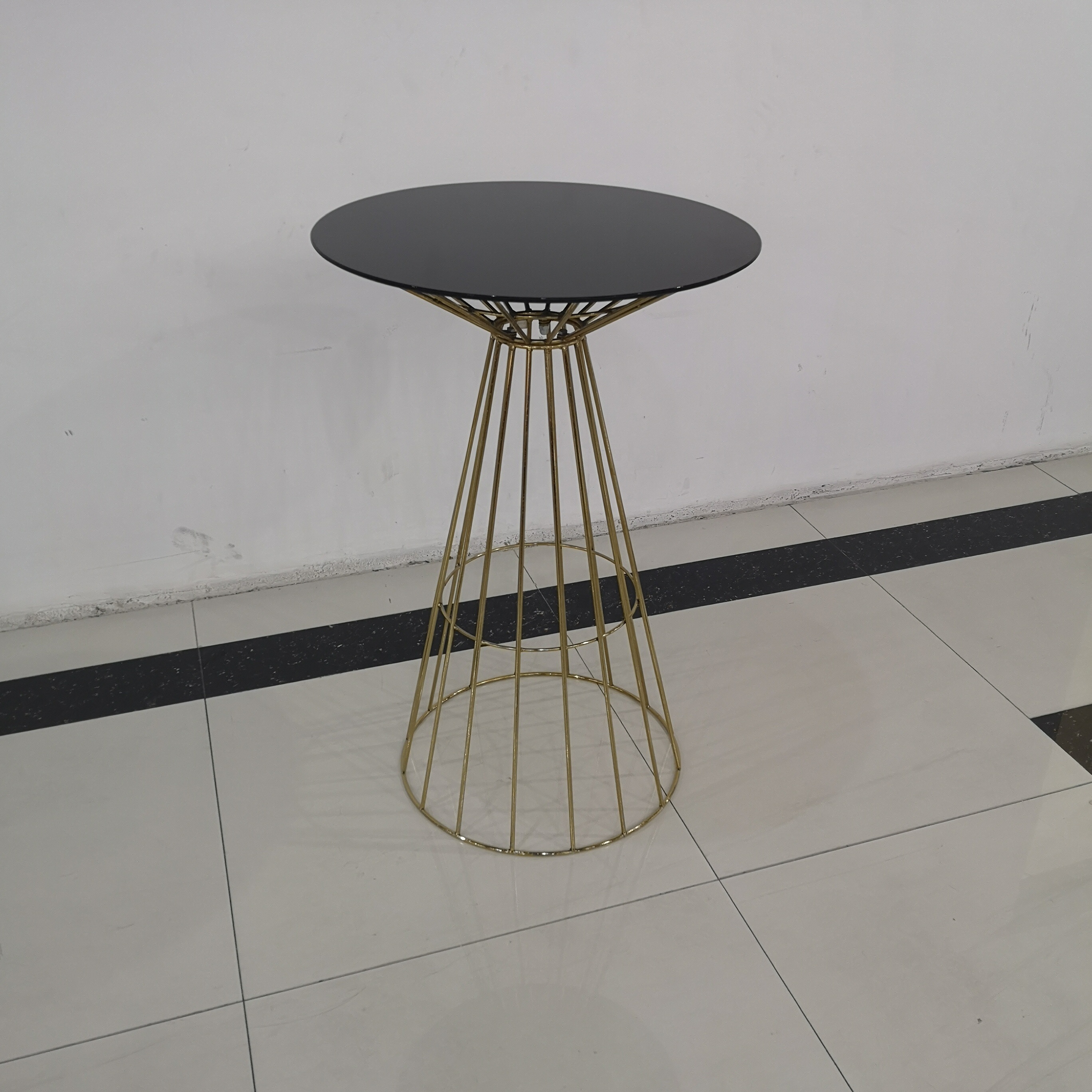 Modern luxury High pub table with glass on the top for sale Gold Metal Wire Base Glass kitchen bar table