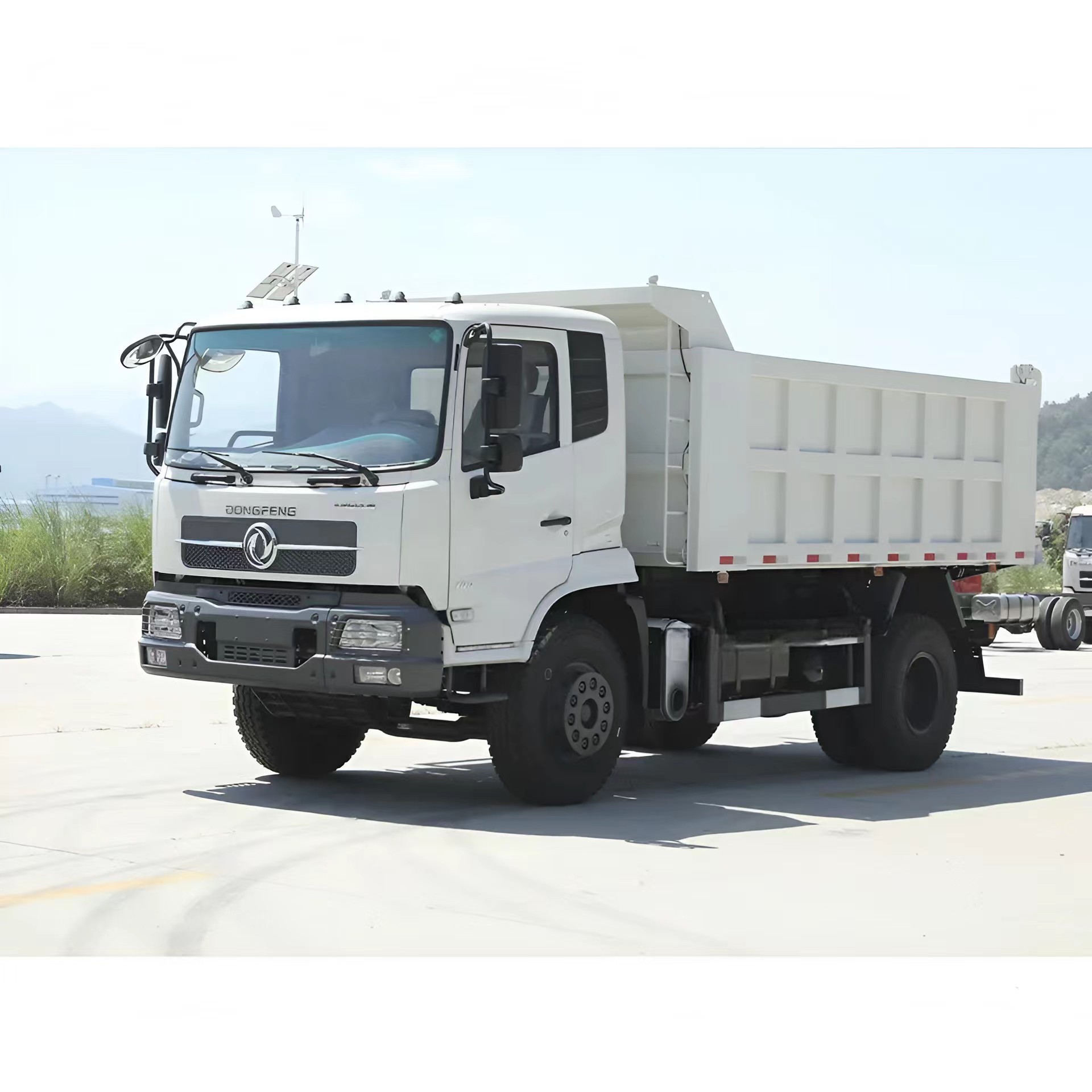 Dongfeng 4x2 Dump Truck 10 Tons Cargo Capacity Cummins 210hp Diesel Engine LHD Tipper