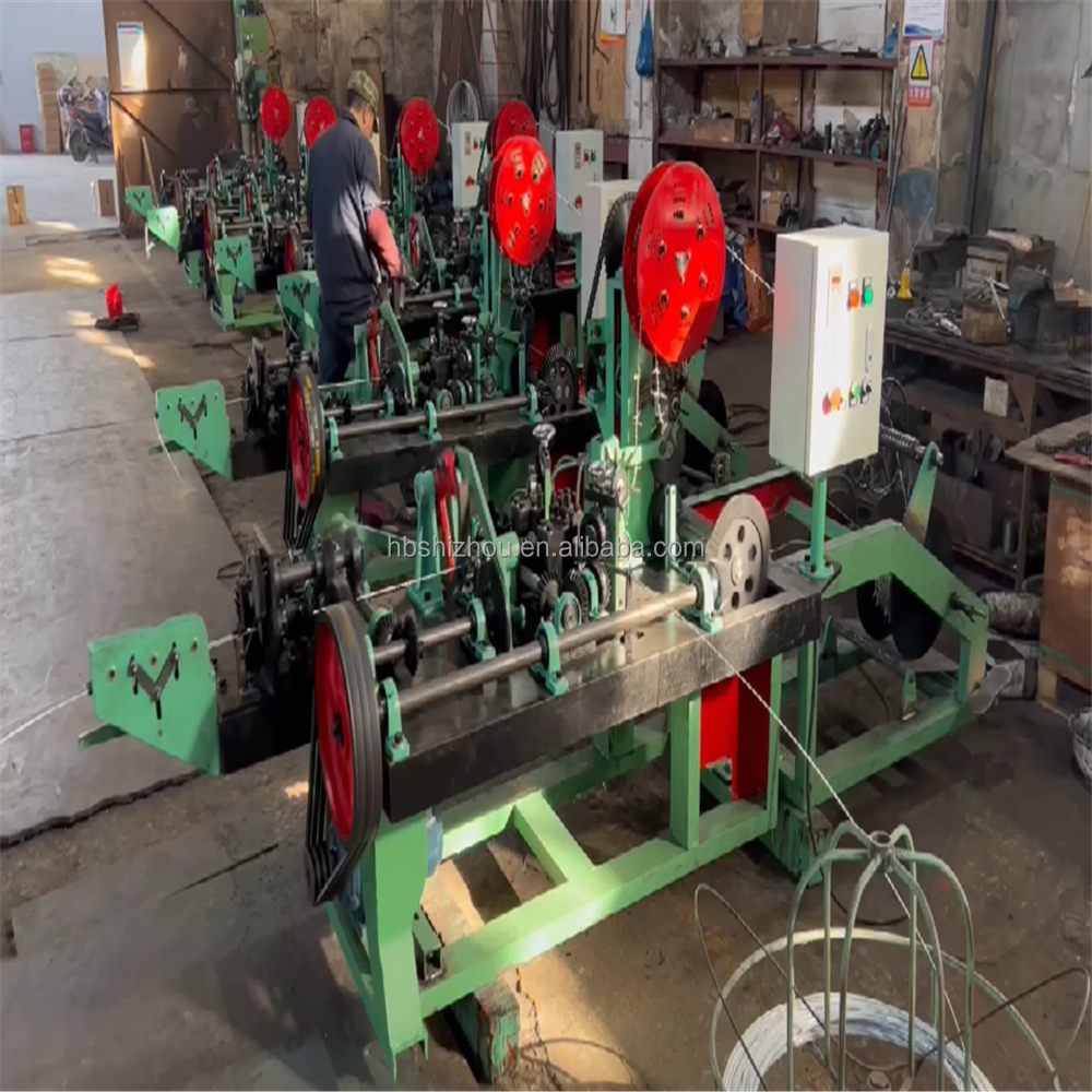 Automatic single twist wire mesh making machine to make barbed wire