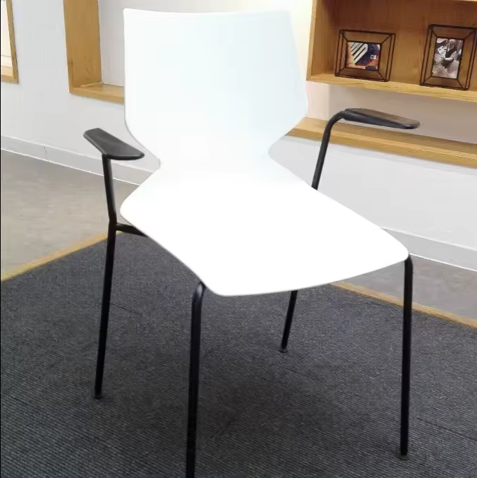 Modern pp seat plastic pdining/meeting/conference room chairs with arm and metal legs/bases