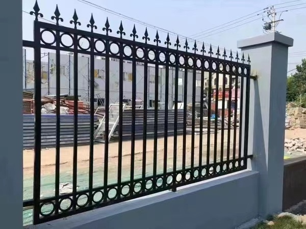 High quality steel residential security palisade fence metal curved fence portable pickets wrought iron site fencing