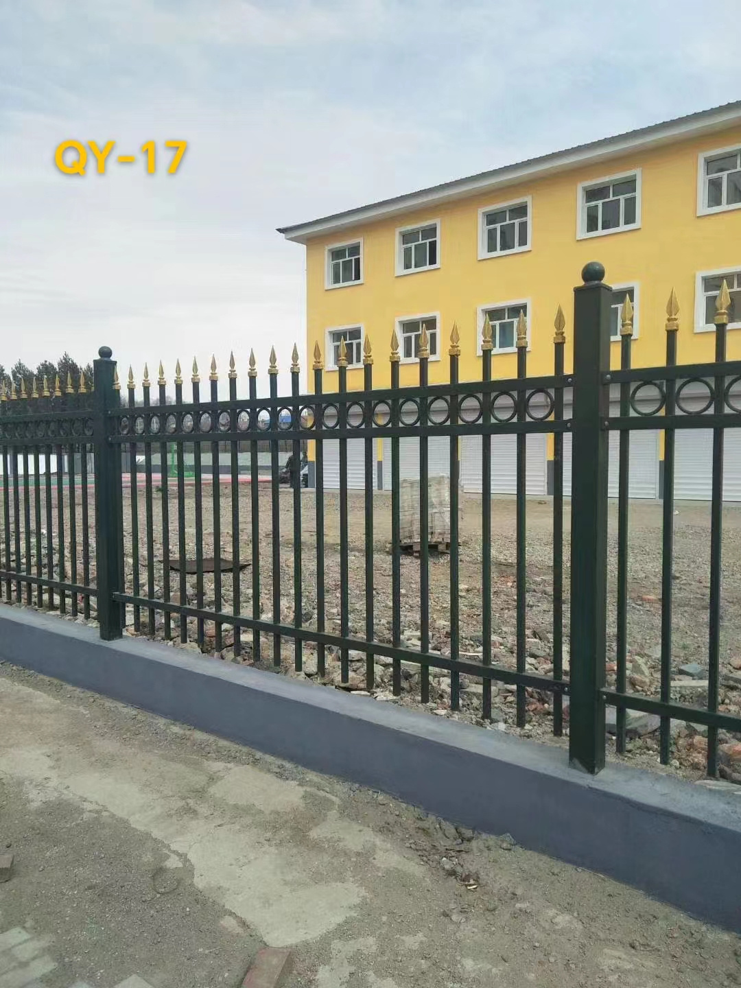 High quality steel residential security palisade fence metal curved fence portable pickets wrought iron site fencing