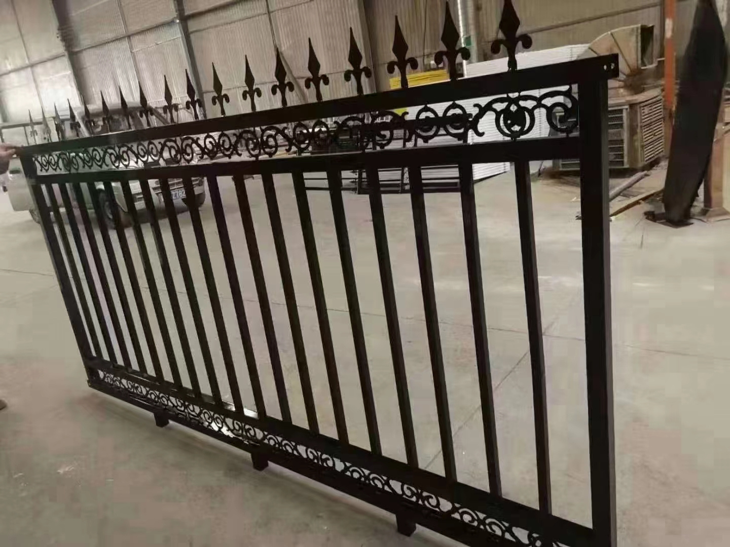 High quality steel residential security palisade fence metal curved fence portable pickets wrought iron site fencing