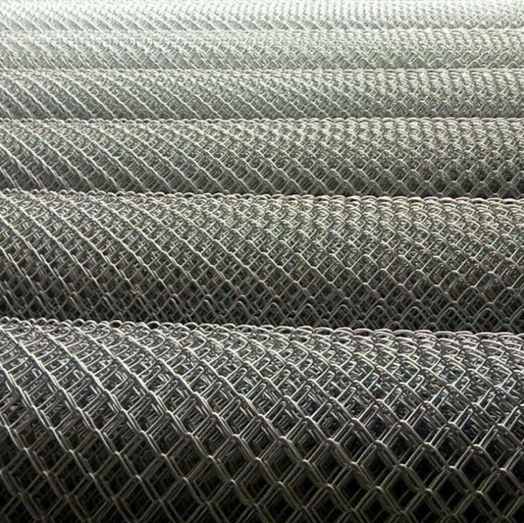 Waterproof Galvanized Chain Link Fence 2022 Hot Sale Customized Fencing, Trellis & Gates Low Carbon Steel Wire Metal Outdoor