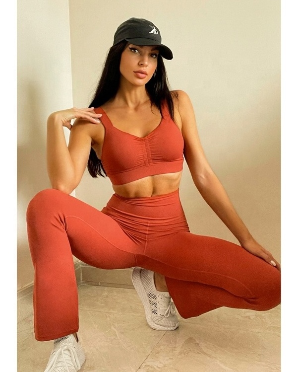 Customized 2024 hot selling tight fitness wear women slim bell pants suit sports bra top yoga coat sports shorts four-piece set