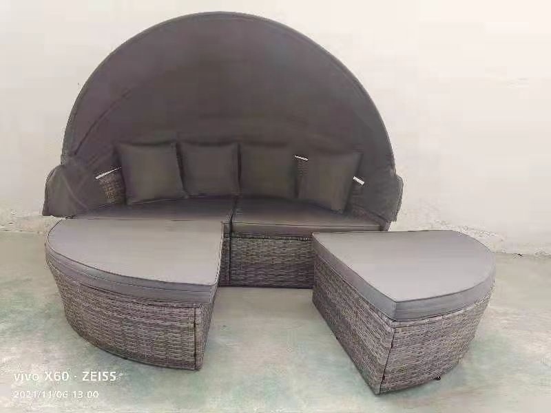 Hot Sale Outdoor Sun Lounger Wicker Rattan Round Daybed With Canopy Patio Furniture