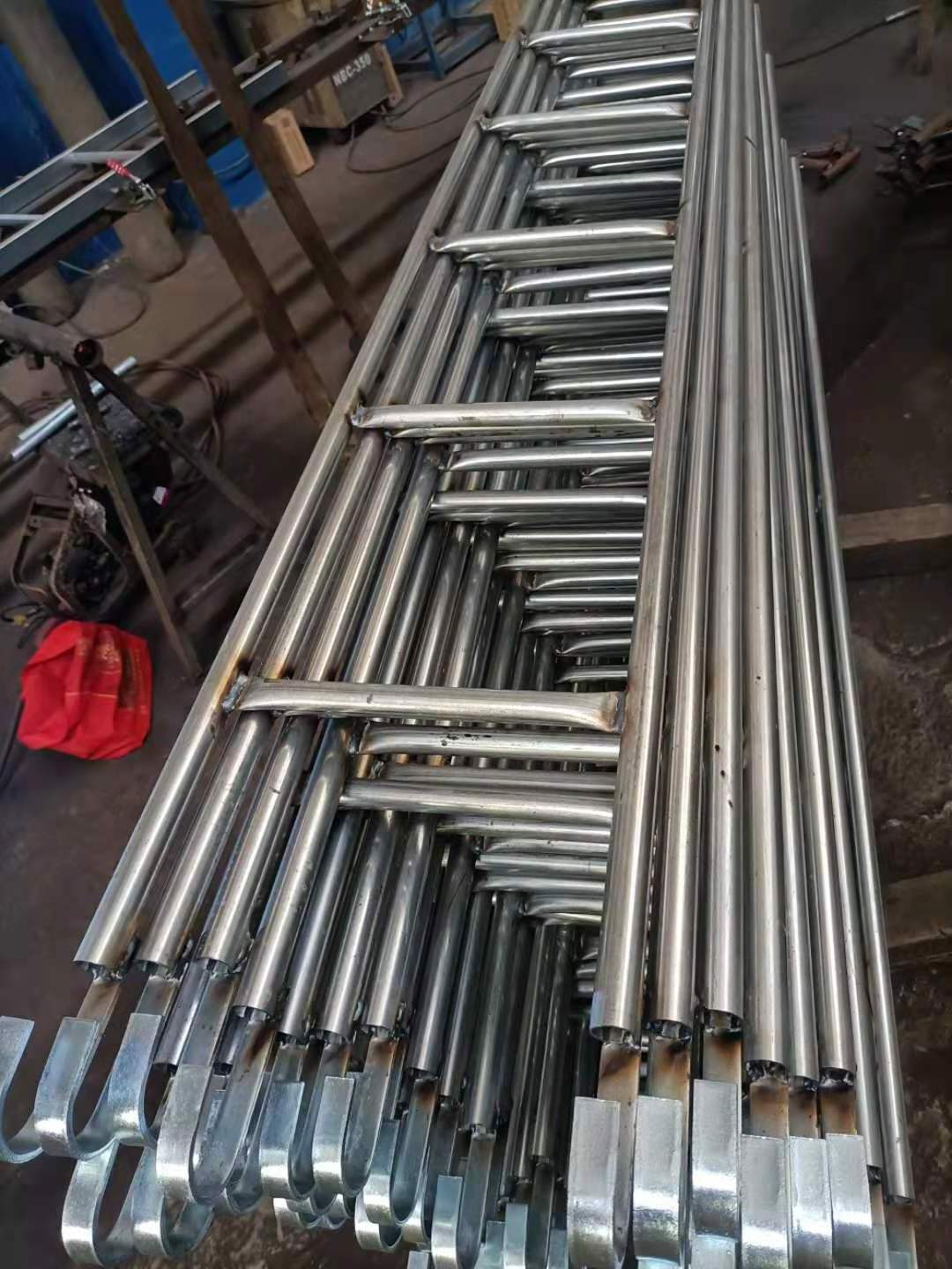 Pre-galvanized scaffolding monkey ladder