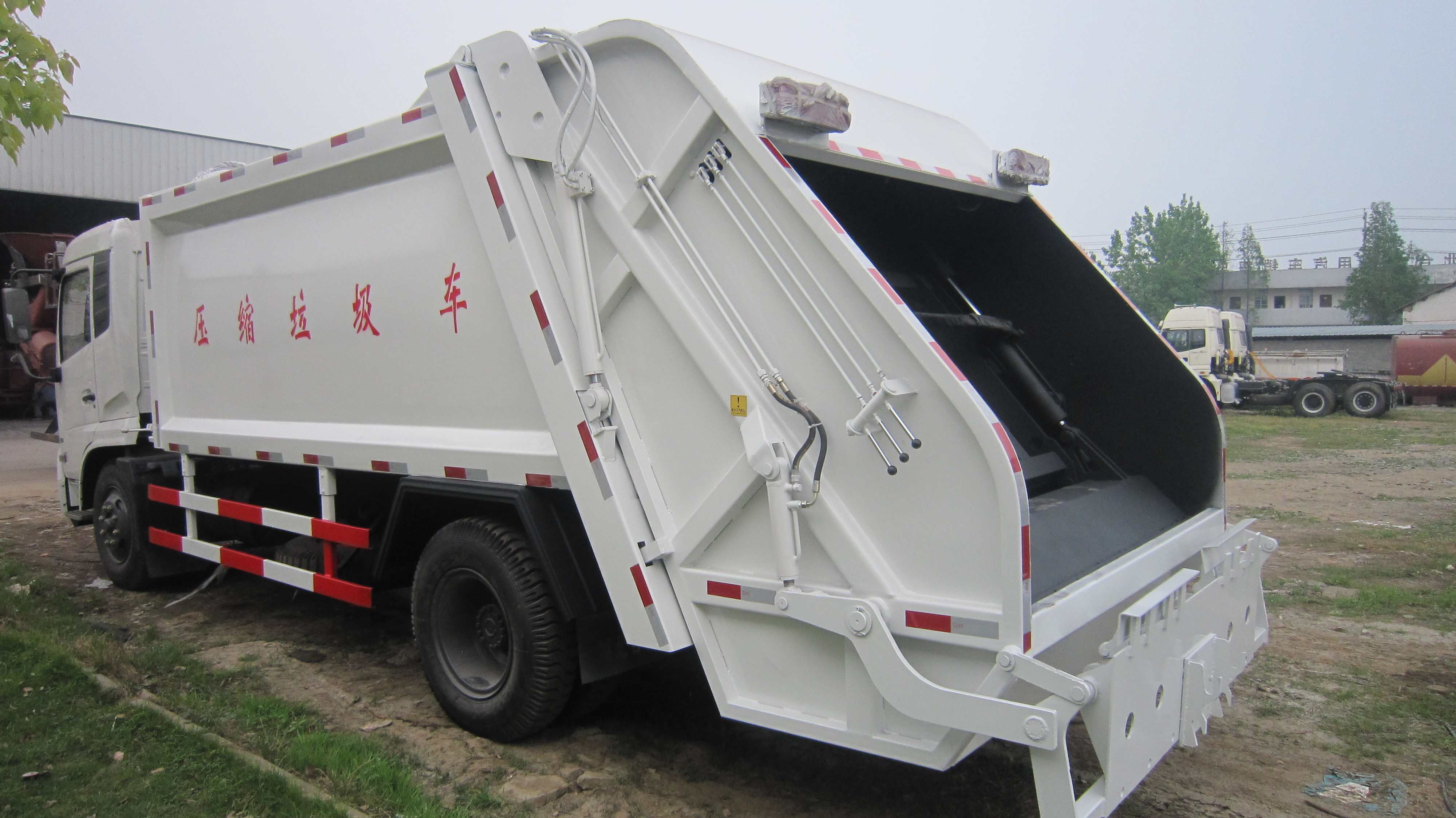 Dongfeng kingrun 14m3 garbage compactor truck waste compactor truck refuse compactor truck