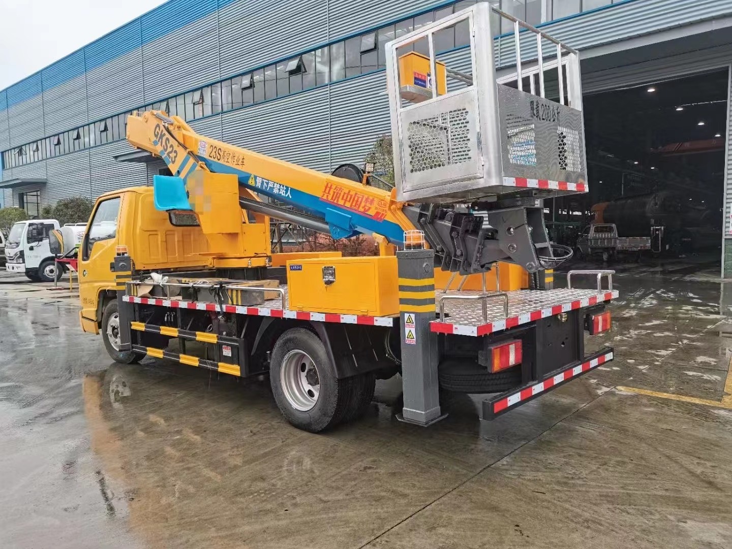 JMC   23m high-altitude operation truck manlift machine aerial platform mounted lifts bucket truck