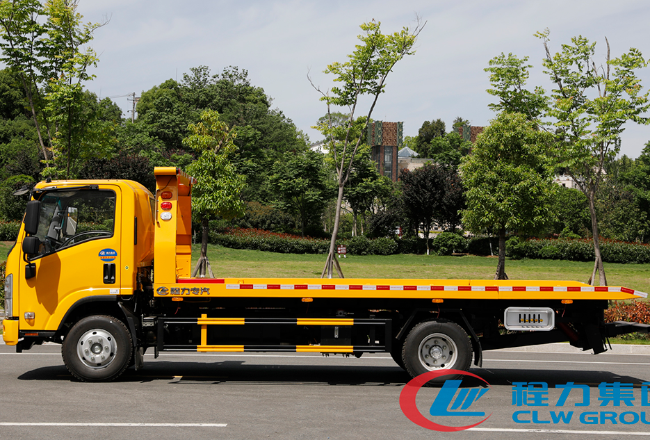 ISUZU JAC JMC HOWO Hot Sale Flatbed Tow Trucks Wreckers for Sale