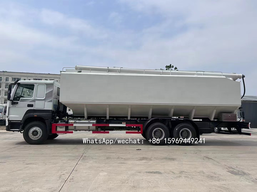 Sinotruk howo 6x4 Animal Farm Bulk Feed Delivery Truck 40 Tons Bulk Feed Truck