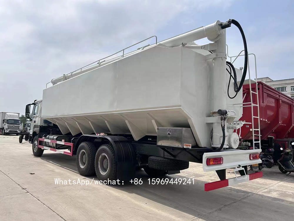 Sinotruk howo 6x4 Animal Farm Bulk Feed Delivery Truck 40 Tons Bulk Feed Truck